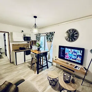 https://alena.hotels-rhonealpes.com
