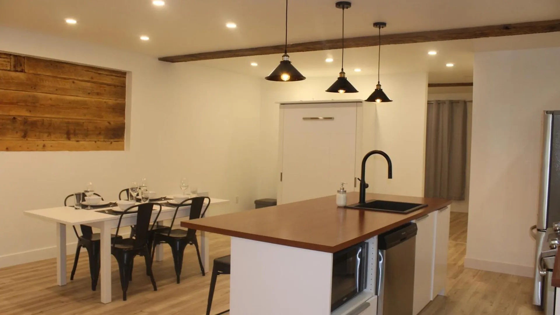Grand Loft Au Coeur De La Ville De Quebec Apartment Quebec City